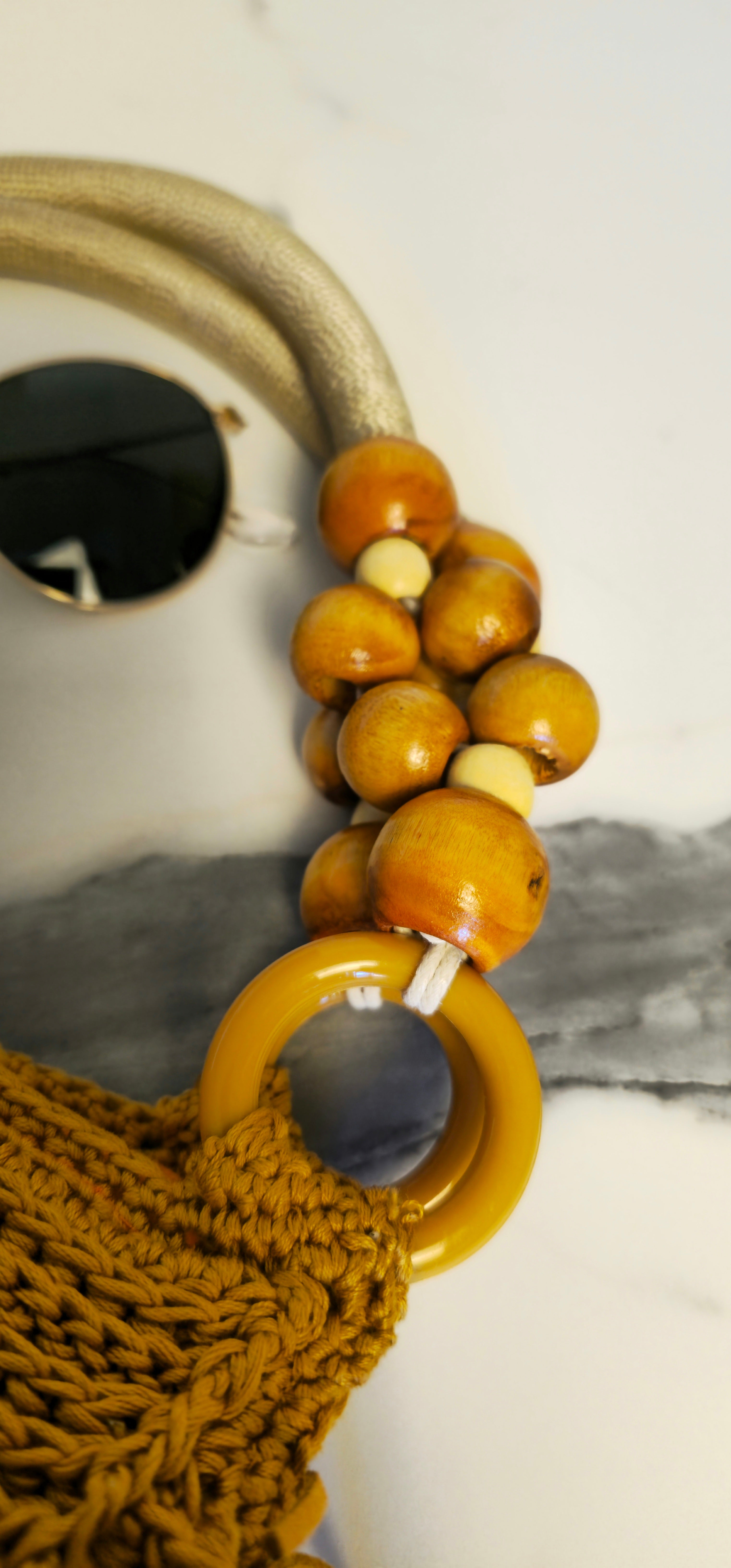 Borsa Crochet "Elis" Giallo Ocra in Cotone Egiziano - Lino & Pelle - Borsa a Spalla con Tracolla Legno e Charm Flora Esclusivo