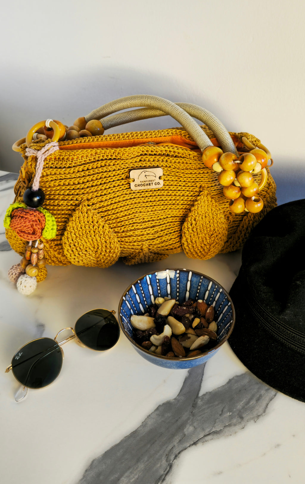 Borsa "Elis" Giallo Ocra in Cotone Egiziano, Lino e Pelle – Pezzo Unico con Charm Flora