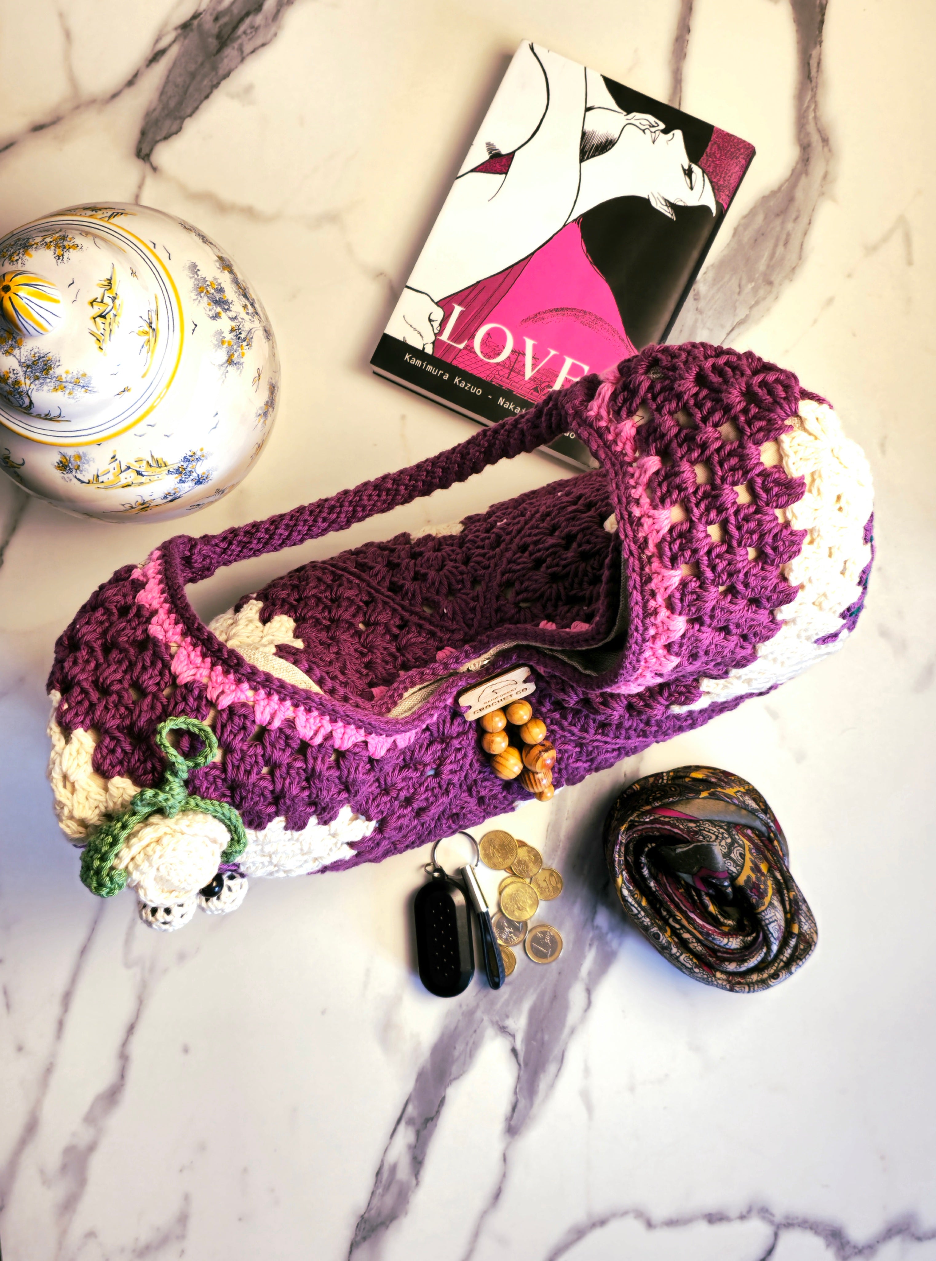 Borsa Tracolla Crochet "Ludmilla" - Cotone 4 Colori - Motivo Fiore - Lino Grigio - Pezzo Unico con Pendente Legno